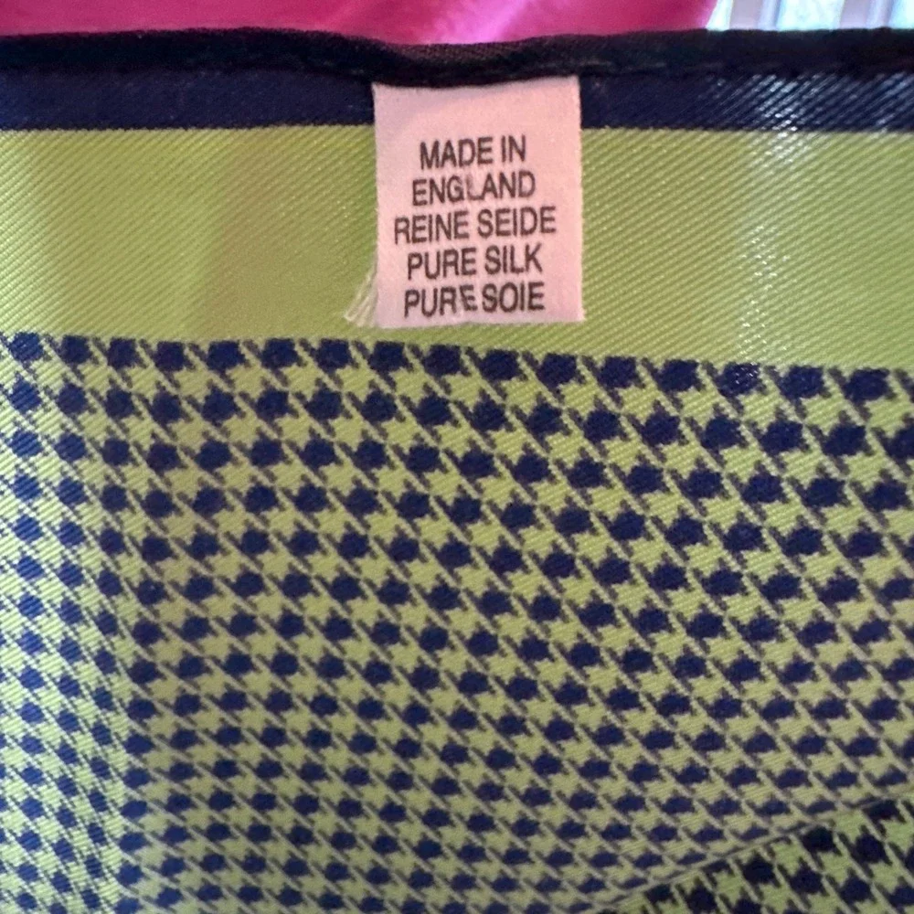 Brooks Brothers Silk Pocket Square Chartreuse Navy Houndstooth Made in England